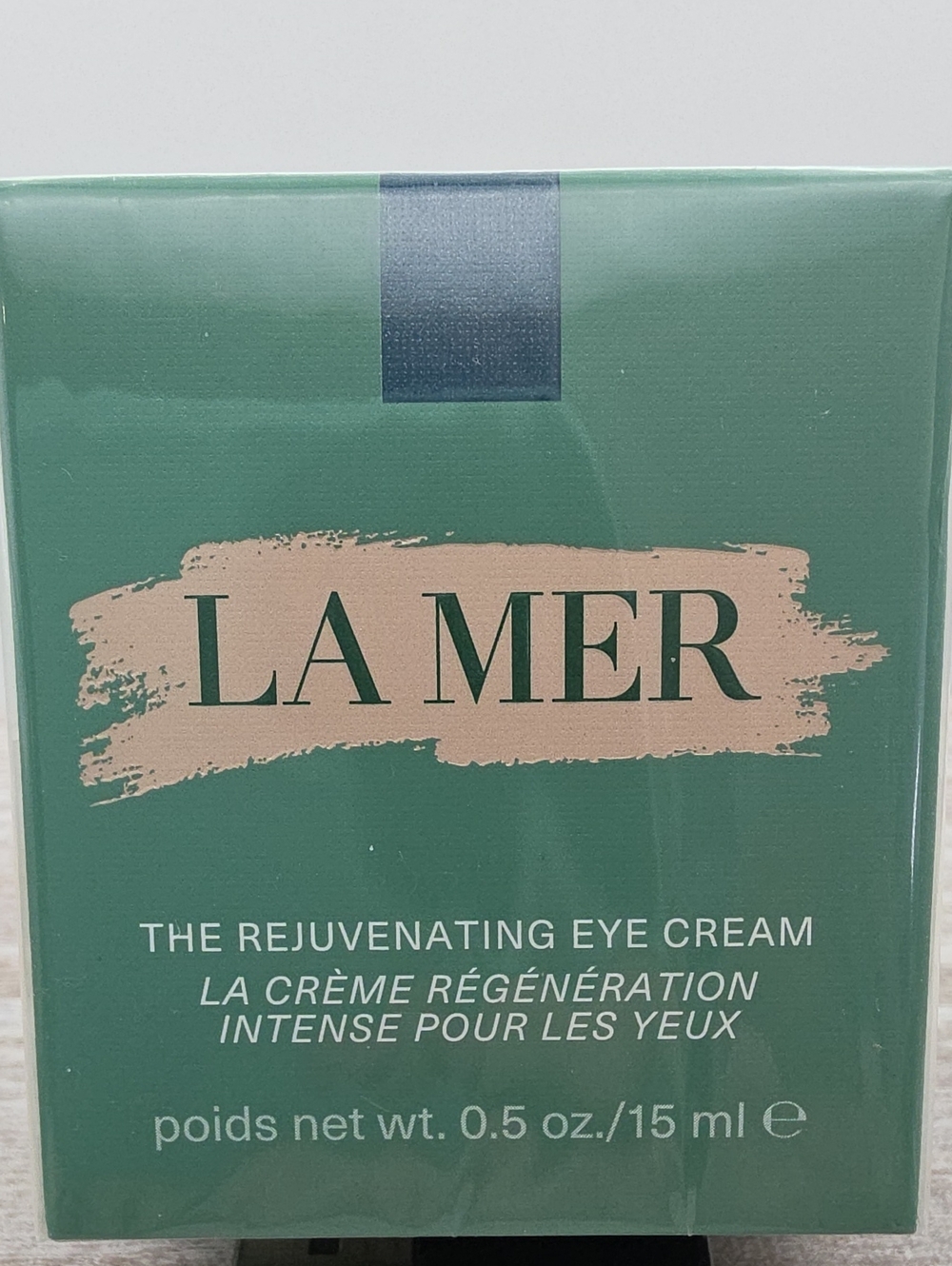La Mer Eye Cream — Green with Beige Accent